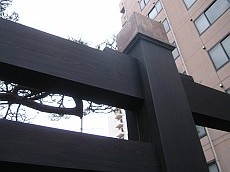 銅板巻の柱